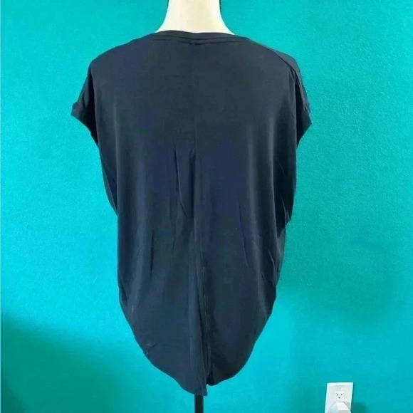 Athleta dark blue athletic top in size medium - Picture 3 of 4